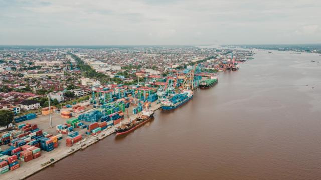 Dwikora Port In Pontianak City. Photo credit: iStock/Albiansyah Rezaldy.